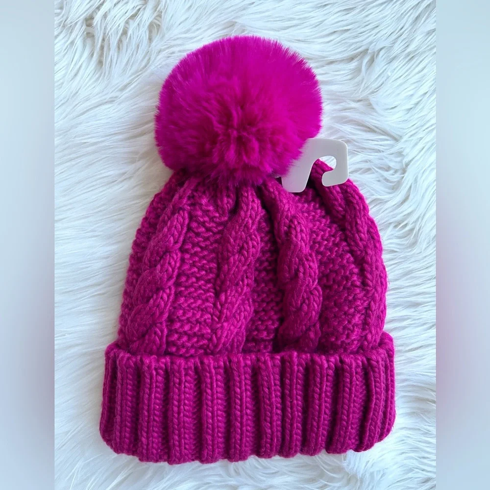 New! Michael Kors beanie - Picture 2 of 3